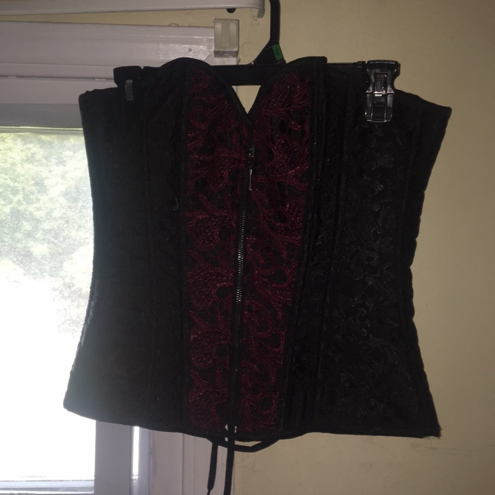 Crop top , lace back